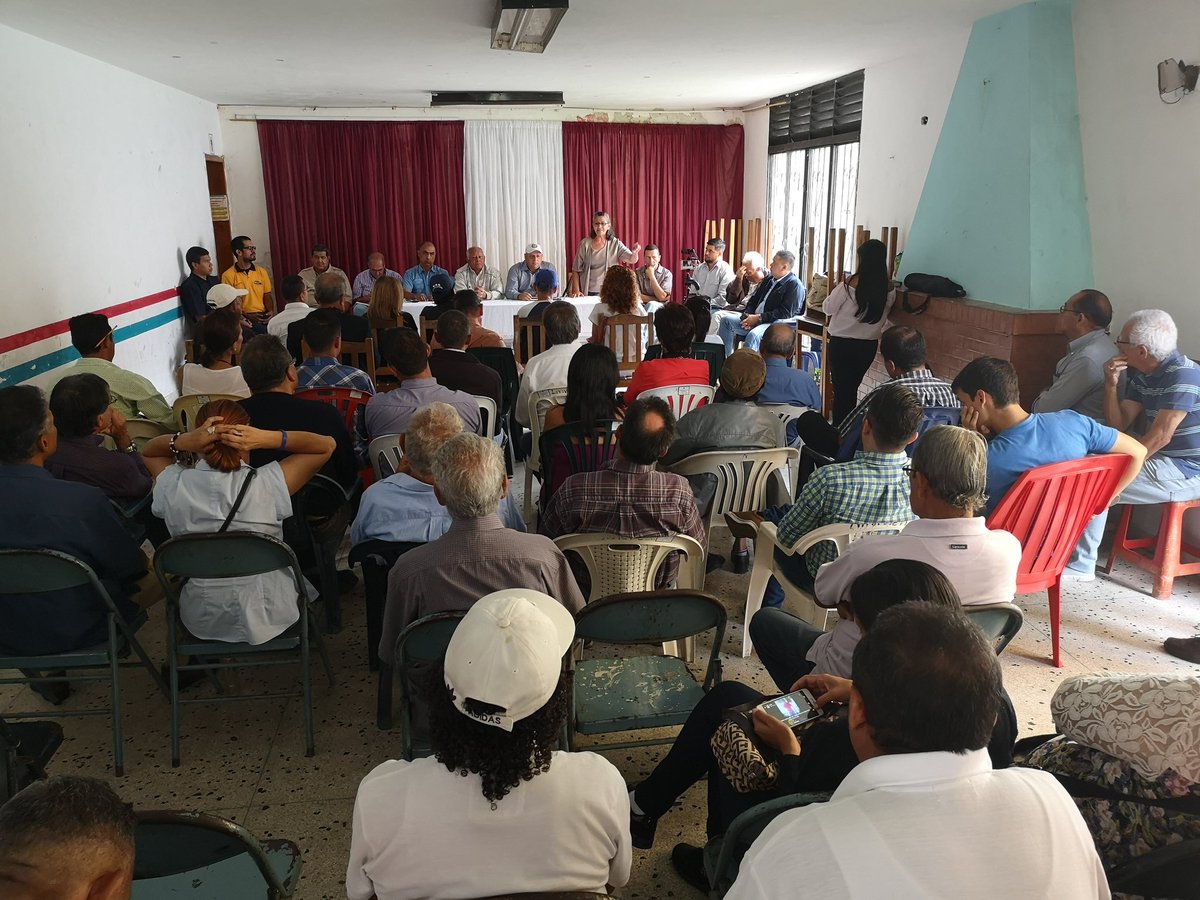 VPMerida's tweet photo. Sindicalistas Unidos por Venezuela reunidos en #Mérida este #29Jun con la participación de Iván Freites coordinación nacional de #Motra @VoluntadPopular junto Jean Piero Quiñonez y el equipo #MotraVPMerida https://t.co/F5HScRwnum