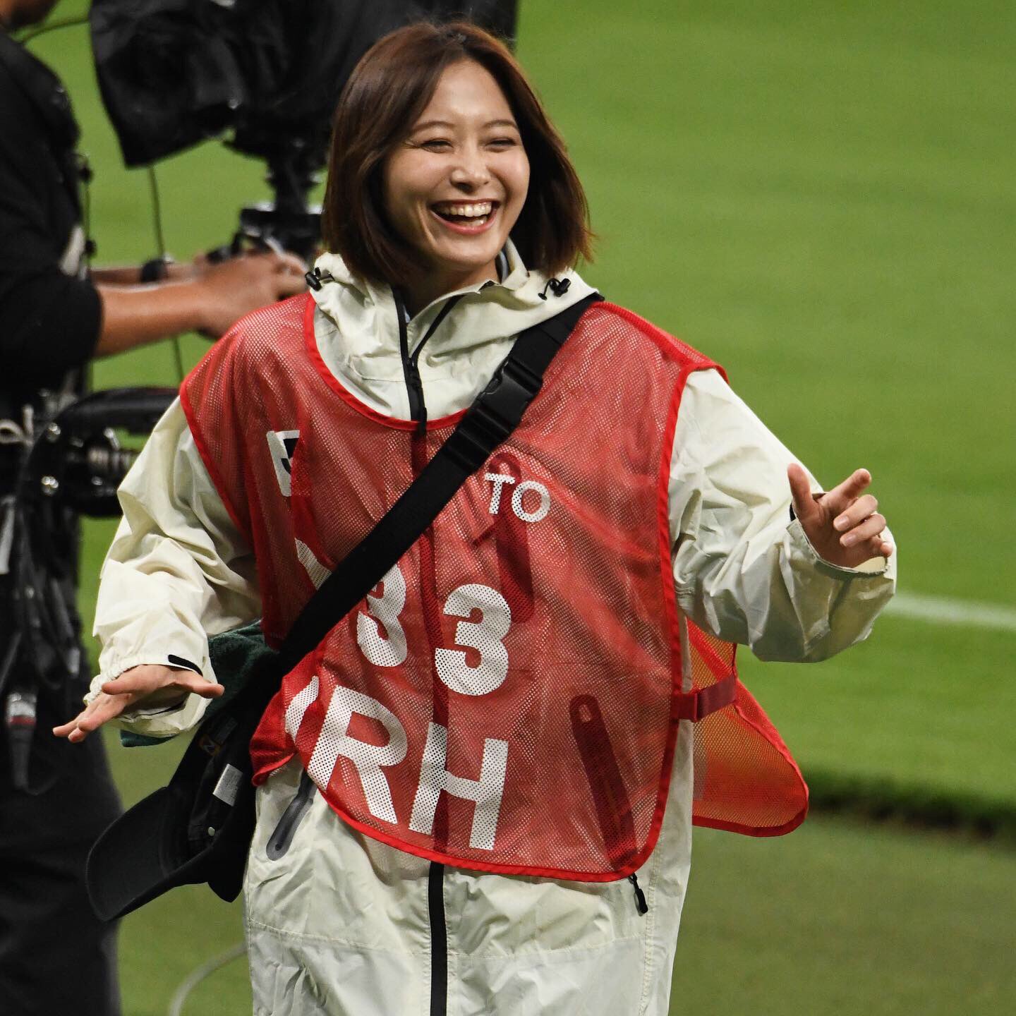 Naomi 試合前 綺麗な人がいるなと思ったら久富アナでした いつも可愛いなと思ってたけど 綺麗なのが先に立つ印象 この時は笑顔が素敵でした 今日みたいな試合の後 この笑顔で迎えてもらったら癒されるな と思ったのでした Fmarinos 共に強い