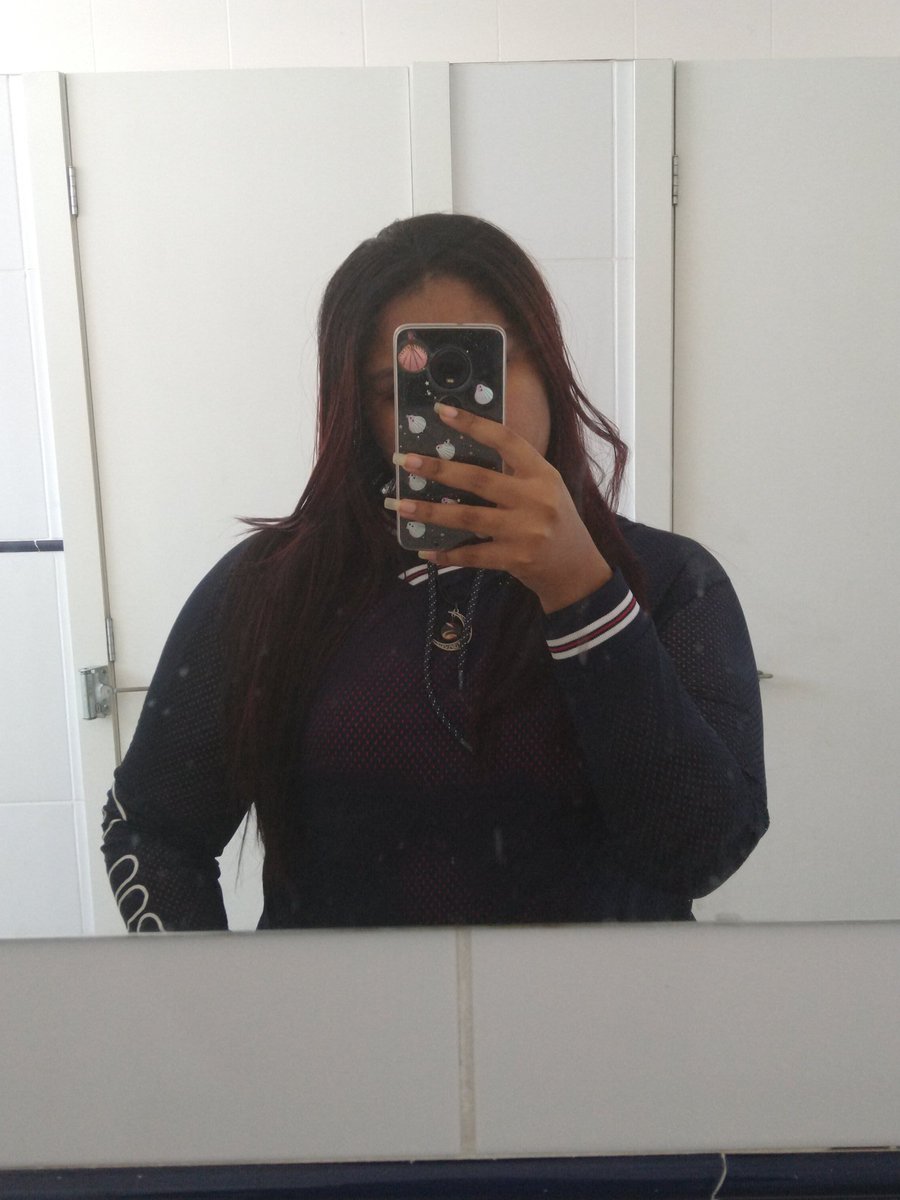 lailamariab's tweet photo. Cada sábado uma selfie diferente no espelho do cursinho https://t.co/sblwh9s4EM
