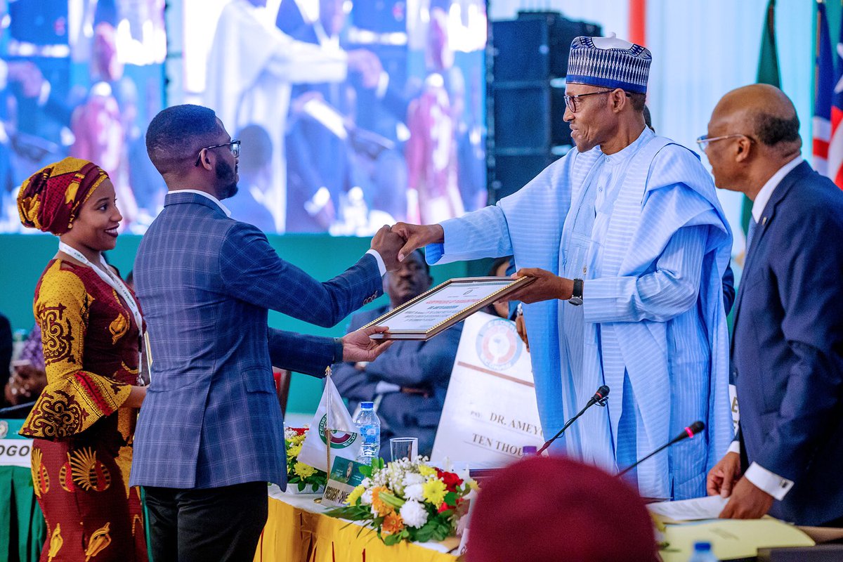 MBuhari's tweet image. Today, in my capacity as ECOWAS Chairman, I presented a posthumous ECOWAS Award of Excellence to Mr. Bankole Cardoso, on behalf of his mother, the late Dr. Stella Adadevoh. 
Dr. Adadevoh’s sacrifice and heroism, for Nigeria, in the fight against Ebola, will never be forgotten.