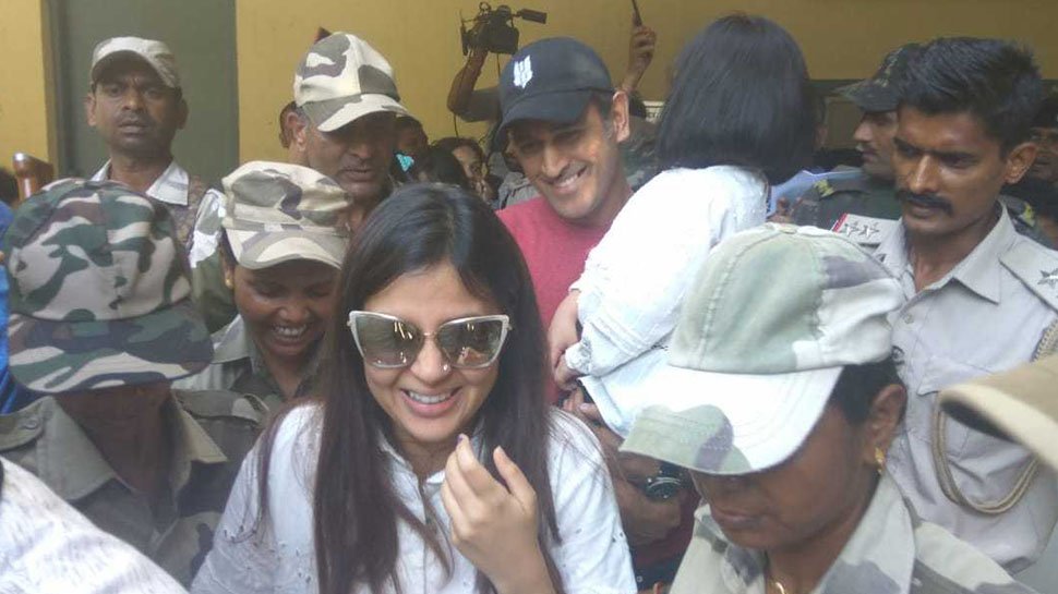sakshidhoni crazy fc (@7sakshidhoni) on Twitter photo 