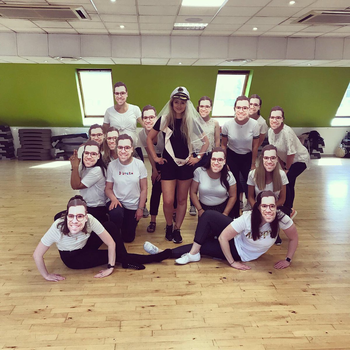 LeahCheerCo's tweet photo. I had a fab booty shaking afternoon with Alison and her hens getting into the Beyoncè mood! If in doubt what would Beyoncè do?
@CheerleadingCo 
 #henparty #cheercohens #beyonce #henweekend #sashafierce #Edinburgh #danceparty #tccfamily #henpartyideas #singleladies #squadgoals https://t.co/TUHnuLVMgY