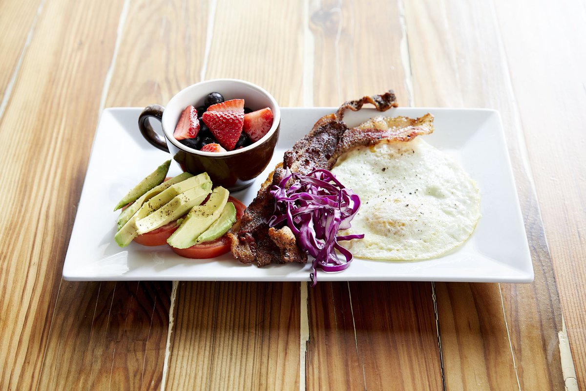 WAKE UP! Start your day with the #NoBreadNoProblems at Mudsmith and a bloody mary from Pints and Quarts Dallas!