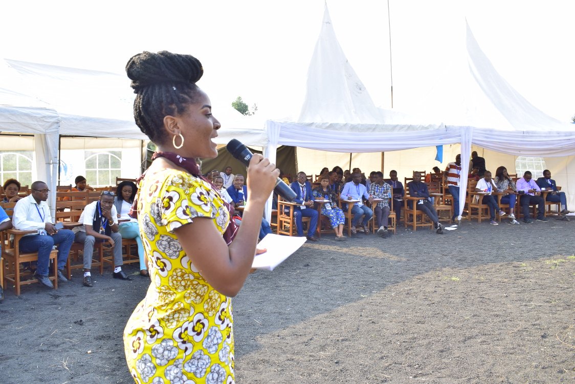congounites2014's tweet photo. .@KelvineSteph5, CEO de l'agence événementielle @dreamkivu, suppose que la feminité est un atout de taille pour les femmes en ce qui est de la compétitivité dans le monde de l'entrepreneuriat.

@youthconektrdc #CJLRDC2019 https://t.co/xpteVQhVXW