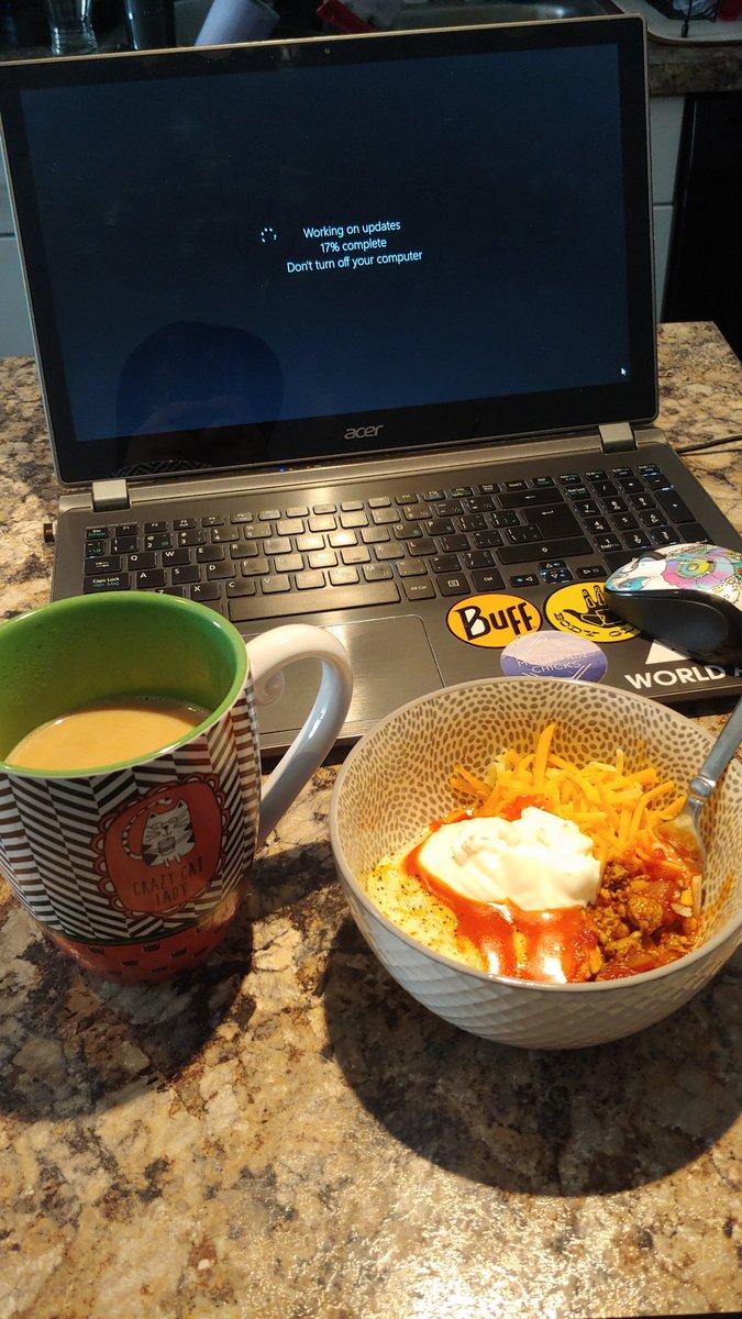 wxamorilla7's tweet photo. Breakfast fuel for today; awaiting to check out some maps... once my computer updates. 😒 #mbstorm #mbwx #skstorm #skwx #chaserproblems https://t.co/67b0T9epPG