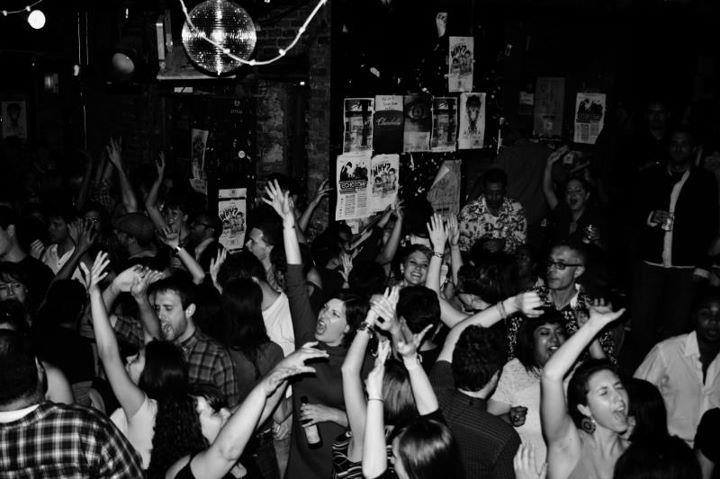 The Empty Bottle (@theemptybottle) on Twitter photo TONIGHT!
Join us for the penultimate Empty Bottle-hosted Windy City Soul Club (<a href="/soulclub45/">Windy City Soul Club</a>). Just 5 buckaroos at the door.
Seeya under the disco ball, souldiers 🕺🏼 TONIGHT!
Join us for the penultimate Empty Bottle-hosted Windy City Soul Club (<a href="/soulclub45/">Windy City Soul Club</a>). Just 5 buckaroos at the door.
Seeya under the disco ball, souldiers 🕺🏼