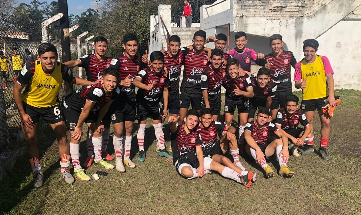 CASMOficial's tweet photo. 🔴⚪#LTF #Inferiores #Cat2003 #Fecha15

Resultado final
Tucumán Central 1 - 5 San Martín (Carrión, Lucena x2 y Gutiérrez x2)

⚽#VamosCiudadela https://t.co/K6DVZE3NzK