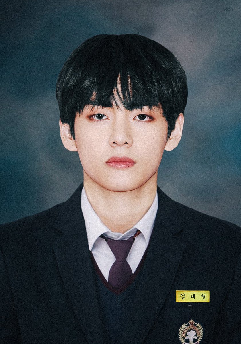 btspiics1's tweet photo. @BTS_twt Oh...taehyung looks like his father. https://t.co/SJATxtSj5u