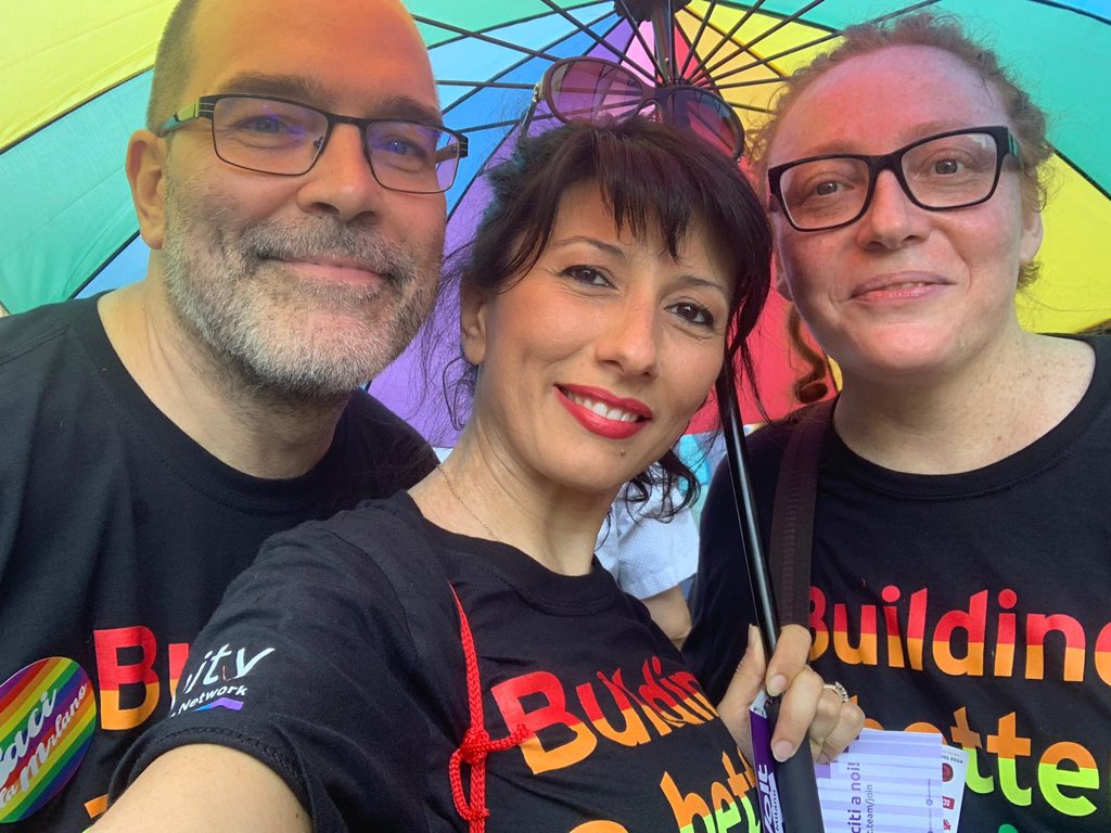 DorianaDB's tweet photo. #MilanoPride2019 @EY_Italy c’è!!!🌈🌈🌈🌈🌈🌈🌈🌈🌈🌈🌈🌈🌈#EYUnityItaly #proudtobelong #DiversityandInclusion #BetterWorkingWorld @EYnews @DonatoIacovone https://t.co/9wycgfFORo