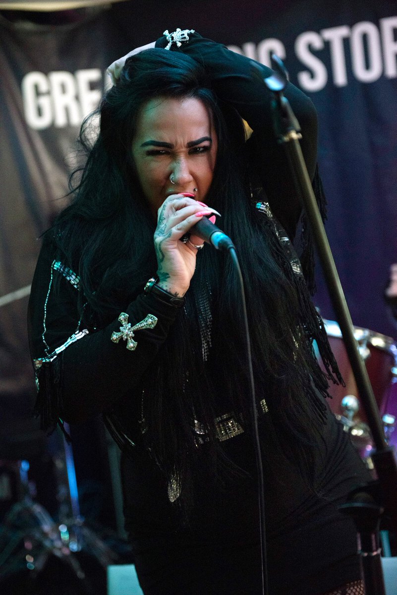 WildFireFestUK's tweet photo. Brighton's own @IndyaOfficial graced the #Greatmusicstories stage today at #Wildfire #Festival.
Another example of great #talent. Photo cred: @EricDuvet
#Femalerock #Femalerockartists #Grassrootbands https://t.co/IUzbmmYUkn