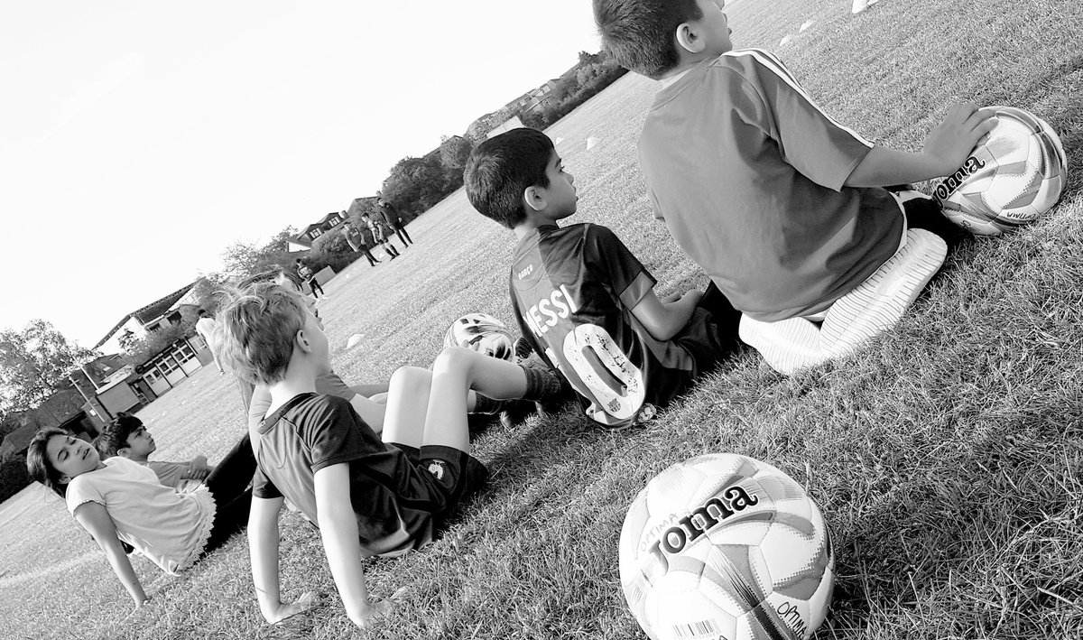 SportsOptima's tweet photo. "The expert in anything was once a beginner." ❤🙌🏽
#teamoptima #FootballFriday #kids #Redbridge #parks https://t.co/0PhU7XXjhp