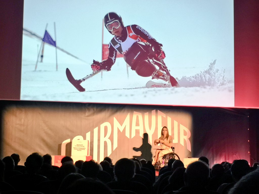 Methodos_Italia's tweet photo. Sofia Righetti, campionessa italiana di sci alpino paralimpico, ci racconta come ci è riuscita in 2 anni. La risposta? Mindset: divertimento, voglia di migliorarsi e...contesto. È questo ciò che (dis)abilita.
#MethodosRedWeek #Methodos #Cambiamento #FindJoy
#ChangeAbilityForum https://t.co/EJjabpbRBV