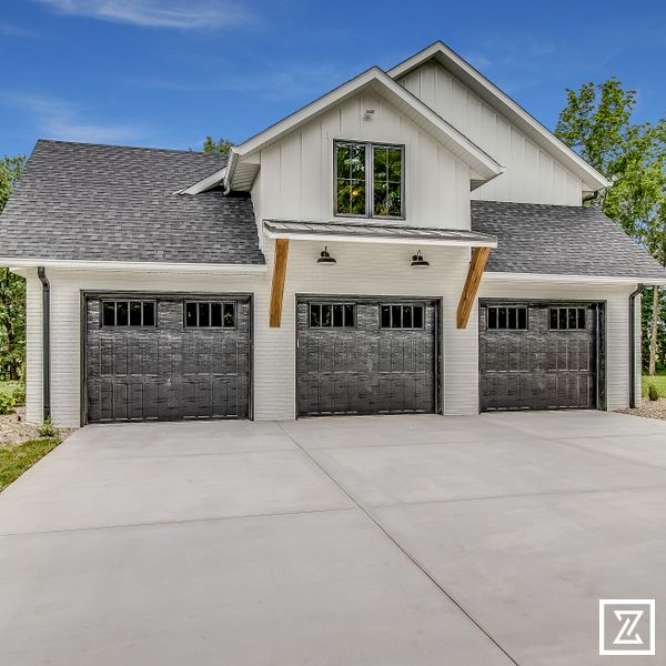 SpringfieldHBA's tweet photo. Last weekend of the HBA Parade of Homes! 1-6pm Fri, Sat, Sun. Look for discount ticket codes on builder social media and websites. Get the app at https://t.co/OP86xBwCtu #HBAHomePros #HBAPH19 #Home #ParadeofHomes #ParadeCraze @ParadeCraze https://t.co/kB1gAAIvKk
