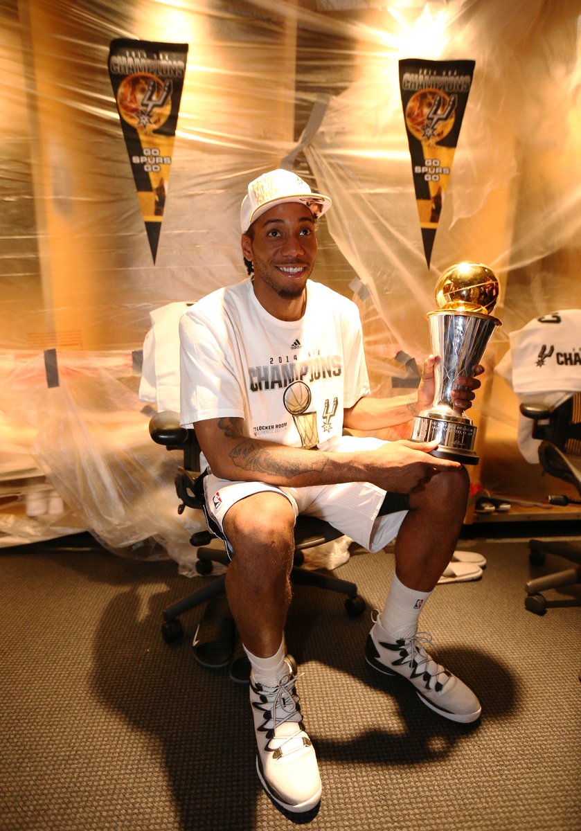 ComplexSneakers's tweet photo. Happy Birthday @KawhiLeonard! Have fun, guy. https://t.co/fiUqyYxDSa