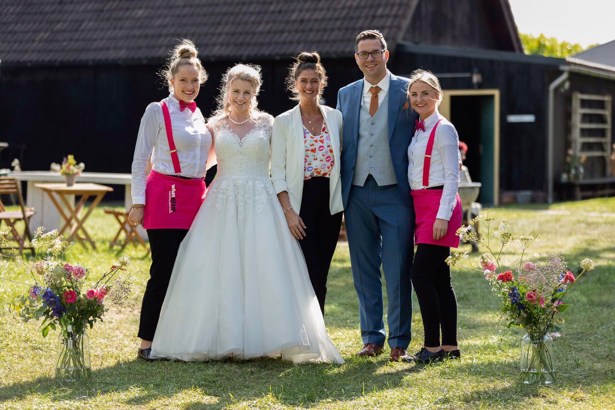 ElzeAlberts's tweet photo. 💍💗 L O V E 💗💍
.
Precies één maand geleden is dit prachtige stel getrouwd! Het was een prachtige dag met veel ☀️ en 💗!!Wat is het toch een eer om weddingplanner te zijn en alles te mogen verzorgen!
.
📍 #VolkvanGrada
👰🤵 Liona&amp;Richard
📸 #FotostudioKristel https://t.co/eNRkOoOjAQ