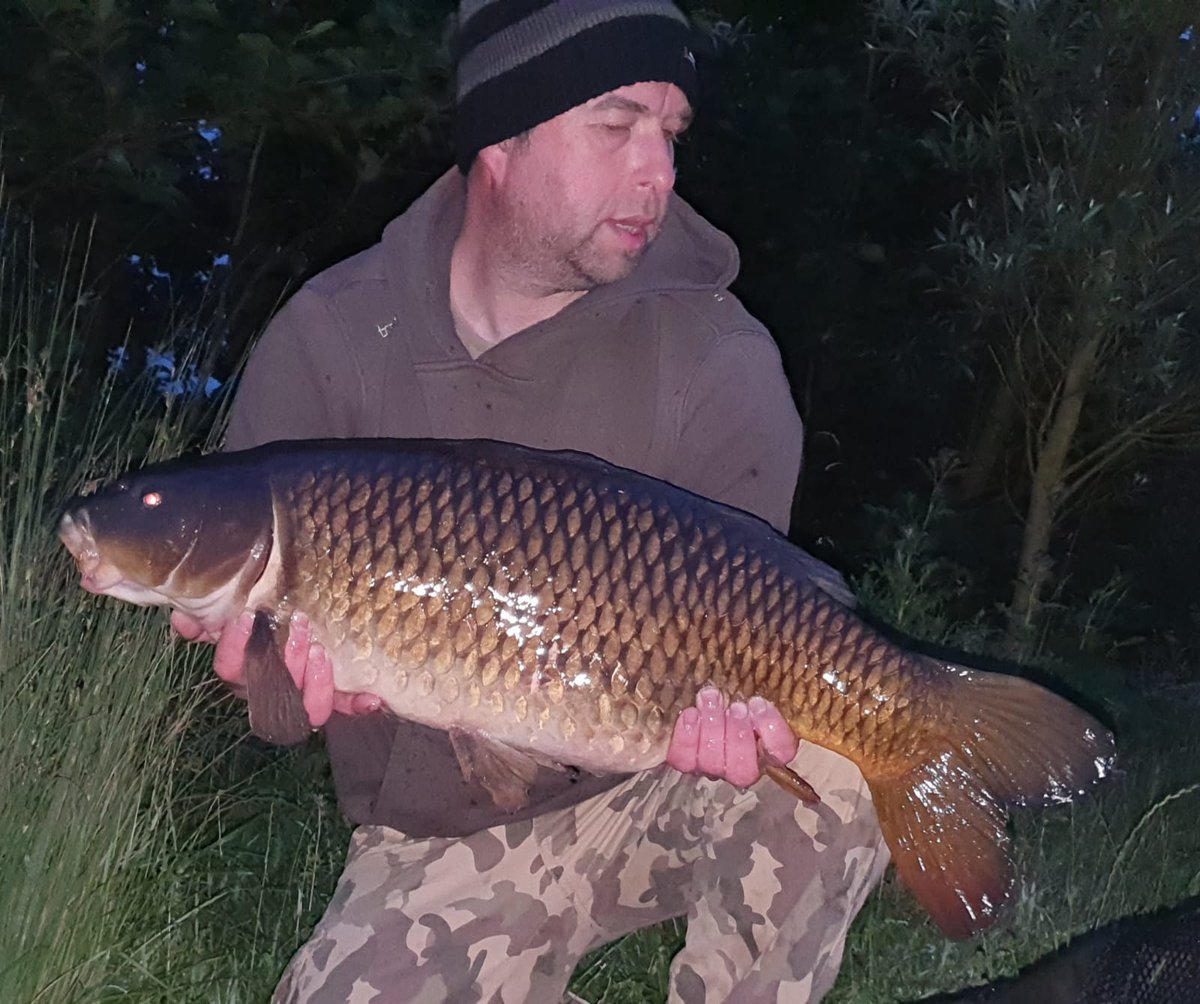 FFCBAITS's tweet photo. Two more to the Greek Tweak test mix... Darren Brown with 22lb mirror and 18lb common 
#carpfishing #testing #Thripster https://t.co/t5RFxUZHWC
