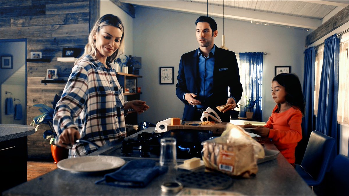 Adorable people!!! I wanna see more of this Trio pls  #Lucifer (2x07)