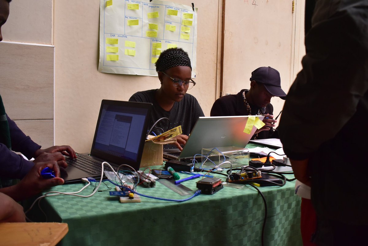 csokimathi's tweet photo. Dekut's first ever #EngineersHack19 was a success. #MSFTStudentPartner @dehub_dekut @DeKUTkenya https://t.co/TtrQlPM3C3