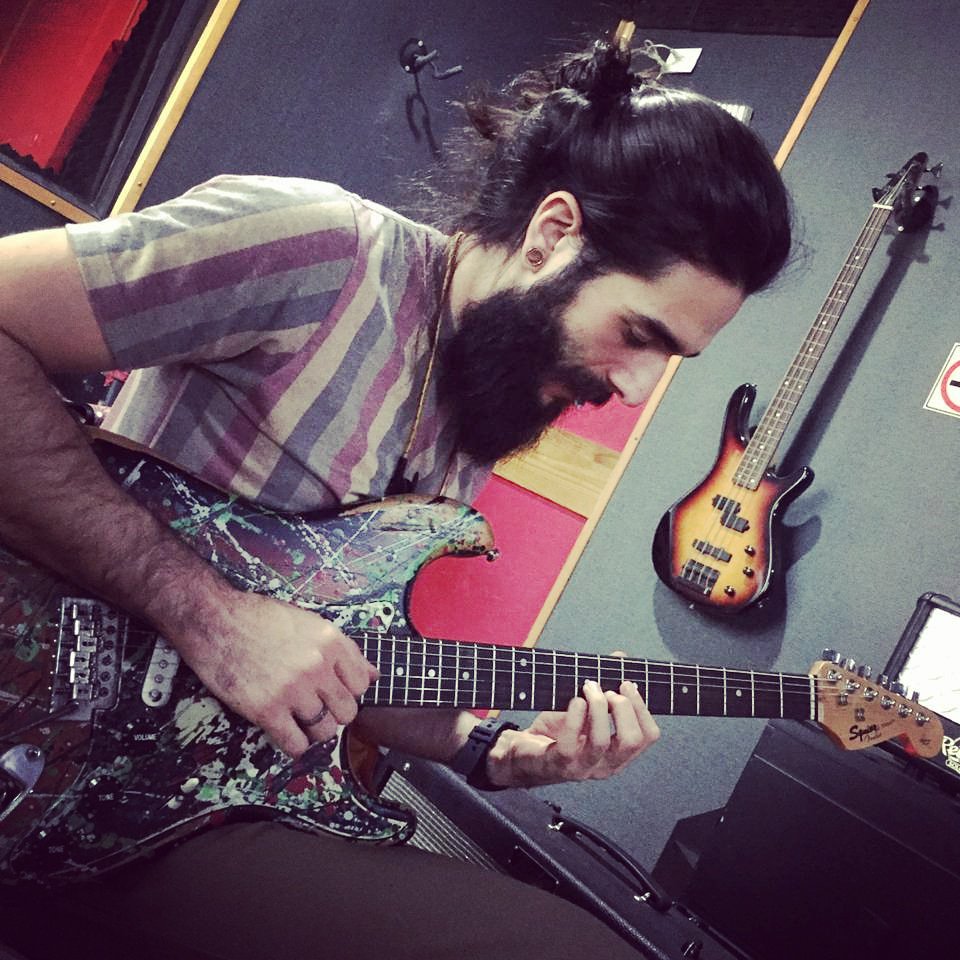 studio_pub's tweet photo. #gravinadodia #recording #guitar #guitarday #fender #stratocaster #marshall #gospel #music #studiolife #studioPub #aquiosomnaopara https://t.co/yZQXqesAJ9