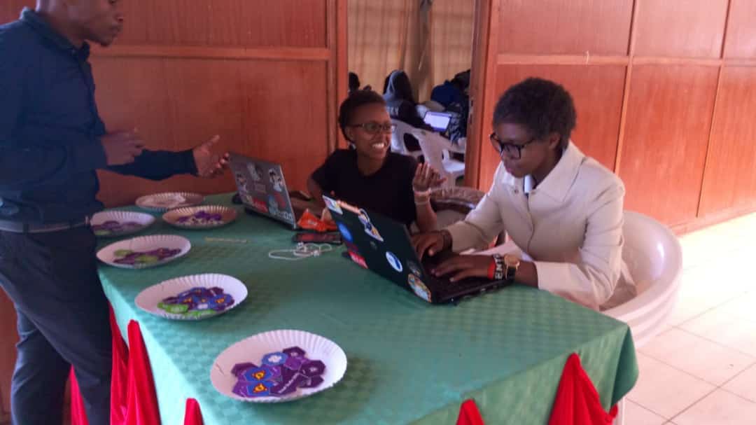 Y_sarange's tweet photo. Great minds👌👌
Great people ♥♥♦
Great ideas📱💻💻
Go! Go! Go!💪💪👏👏
#EngineersHack19 https://t.co/u6ystretlc