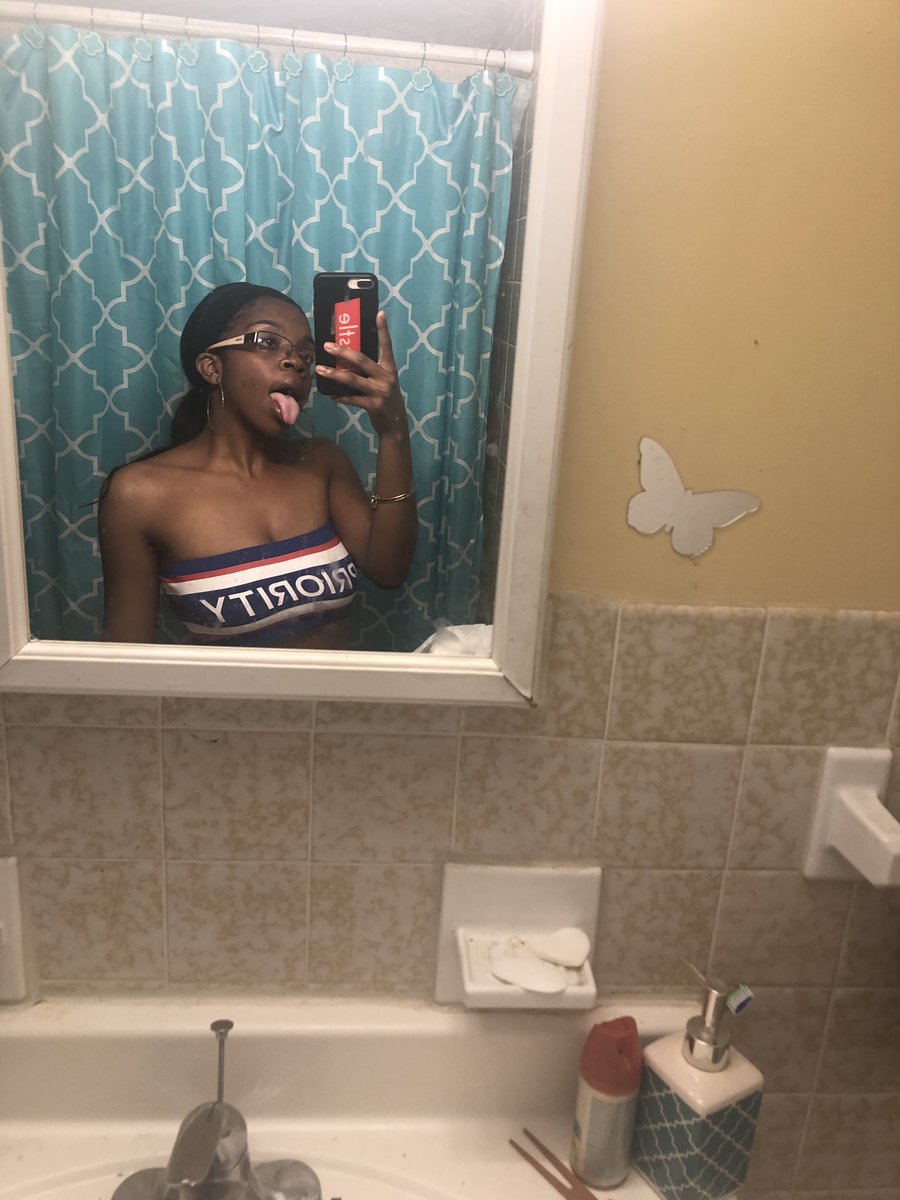 LulArriiii's tweet photo. make me your priority 🥵💌... https://t.co/ODlS1Bq2qL