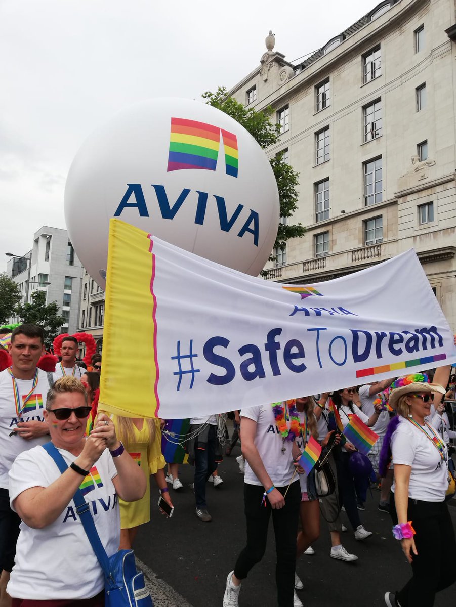 iantracy79's tweet photo. A whole month of #Pride amazingness at @AVIVAIRELAND started with the historic lighting up of @AVIVAStadium in rainbows, and finished with absolute style today at the fabulous #DublinPride festival 🇮🇪🌈👀🕺🏼😍

#SafeToDream https://t.co/wpaxmyOcMf
