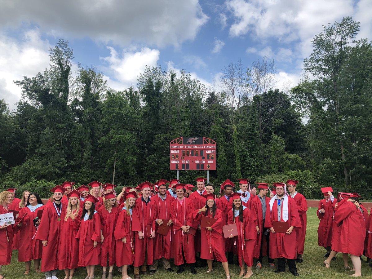 BrianBartalo's tweet photo. Congrats Holley HS Class of 2019!! https://t.co/VXQyKz5szF