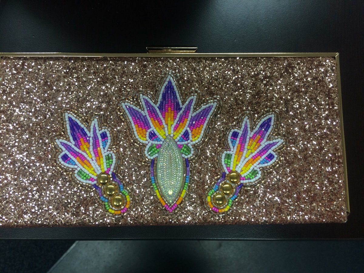 ShannonFayant's tweet photo. My VP came to share something. Mid-sentence he stops and says..β holy smokes that is a beautiful purse. Look at the beadworkβ Always appreciated the genuine spirit of Cory. WKC is blessed to have him in the fall. #sharedtears #hebreathedlifeintomeagain #laughedeveryday https://t.co/RRHKXeuppr