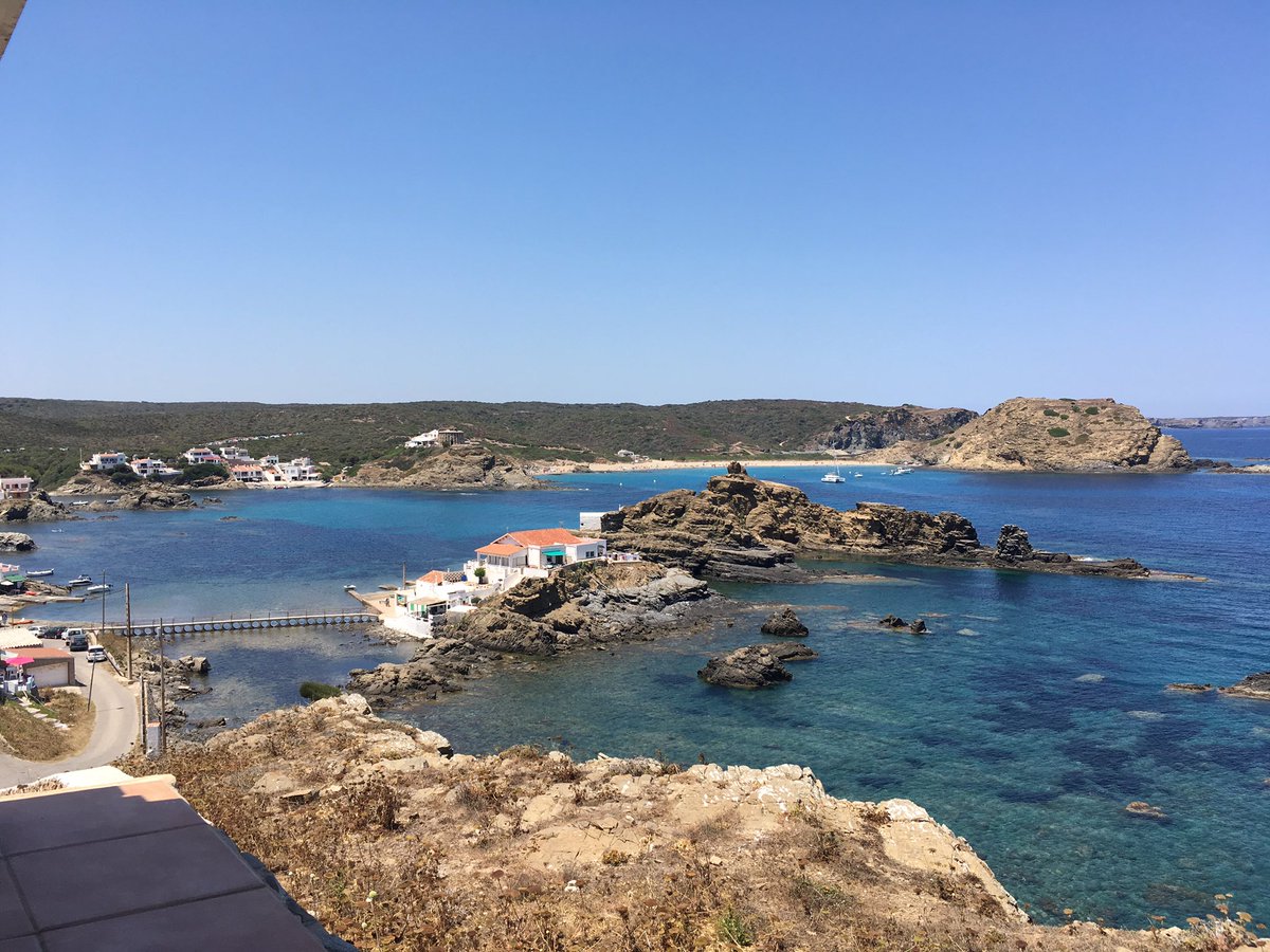 _edestinations's tweet image. Just sitting down for lunch in Sa Mesquida, #menorca. Some view at this special clifftop restaurant, #caproig