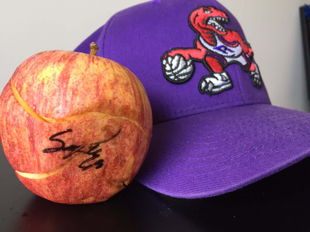 RyanKravalis's tweet photo. @pskills43 I’ve been trying to keep my 🌶🍎 from the parade fresh, but it’s started rotting (in the cracks from where it hit me in the head). Can you send another one??? #WeTheNorh #raptorsvictoryparade #TorontoRaptors https://t.co/ln9uMB7Izx
