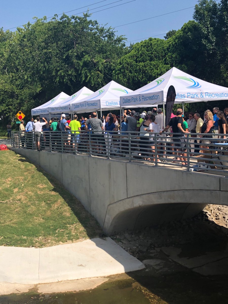 jaynesuhler's tweet image. Great crowd (and cake) at the Northaven trail phase 2 ribbon cutting! The people and our dogs THANK YOU ⁦@LeeforDallas⁩ ⁦@JeffKitner⁩ ⁦@cmjsgates⁩ and all who made this possible.