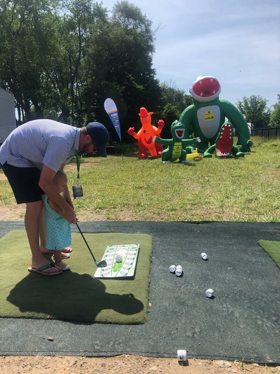 You are never too young to play golf with your dad! Stop by our Junior Experience at the #ussropen @WarrenGCatND today and tomorrow from 8-4! Learn about @TheFirstTeeIN and @TFTMichiana and our youth programs.