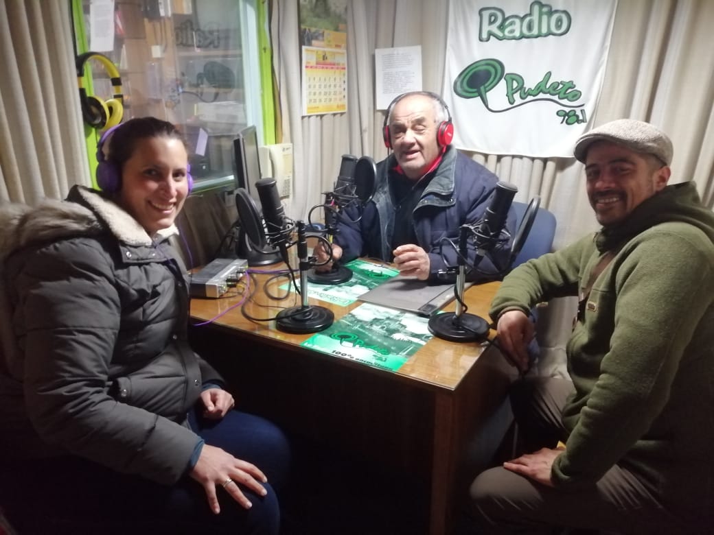 birdecologylab's tweet image. Dra.Natalia Mtnez-Curci @birdecologylab @CornellBirds @UAustraldeChile en programa radio dirigencia pesca artesanal Ancud #Chiloé. Ciencia e Ingeniería junto a recolectores y cultivadores de algas(pelillo).Construyendo prácticas responsables con medio ambiente #solucionescosteras