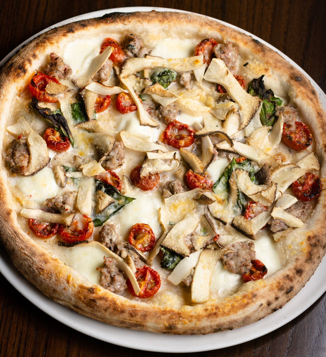 Saturdays are perfect for gathering with friends over a delicious pie! Our Boscaiola is sure to impress with Mozzarella di Bufala, Spicy Sausage, Trumpet Mushrooms and Cherry Tomatoes.