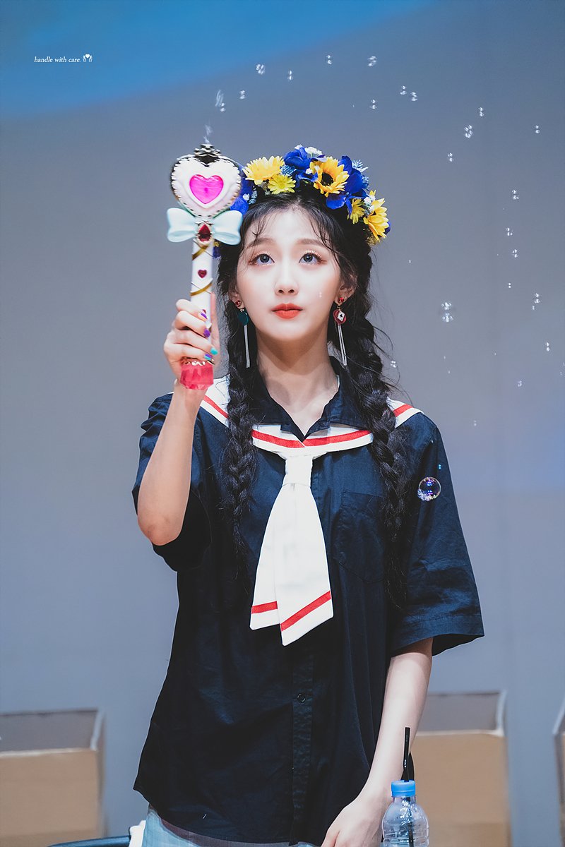 FragileLVLZ's tweet photo. 190629 아트홀 봄 
#Lovelyz #Yein #러블리즈 #예인 #정예인

뾰로롱 https://t.co/BtiYjYNg2C