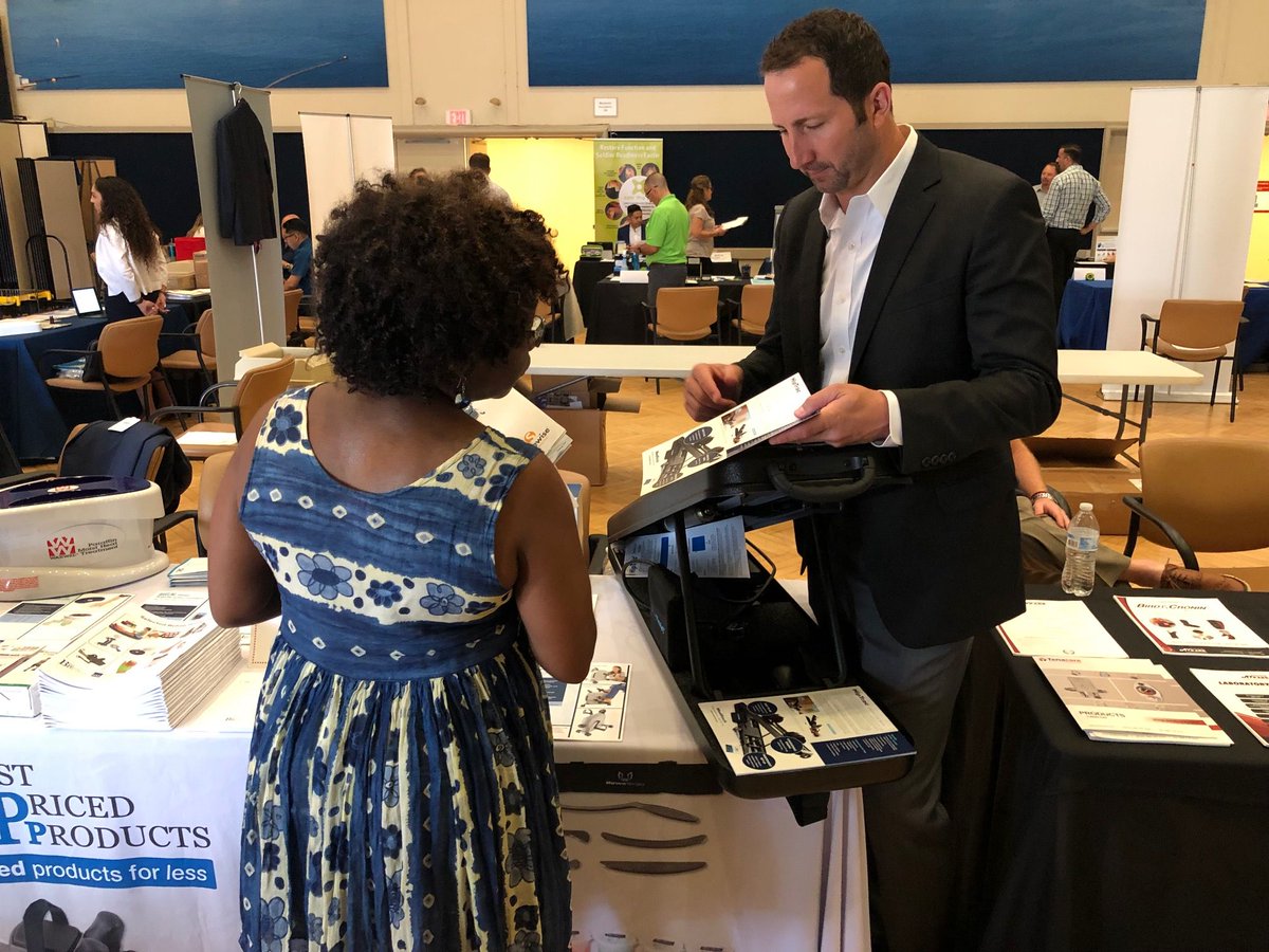 HipTracNow's tweet photo. @DrTonyRocklinPT at the VAMC DAP Event in Long Beach, CA with #HipTrac - independent LAT helps vets with #hipOA relieve pain and get moving again. #GetMovingKeepMoving #movement https://t.co/gfQ60ZbC6D https://t.co/5CNoXt6DIg
