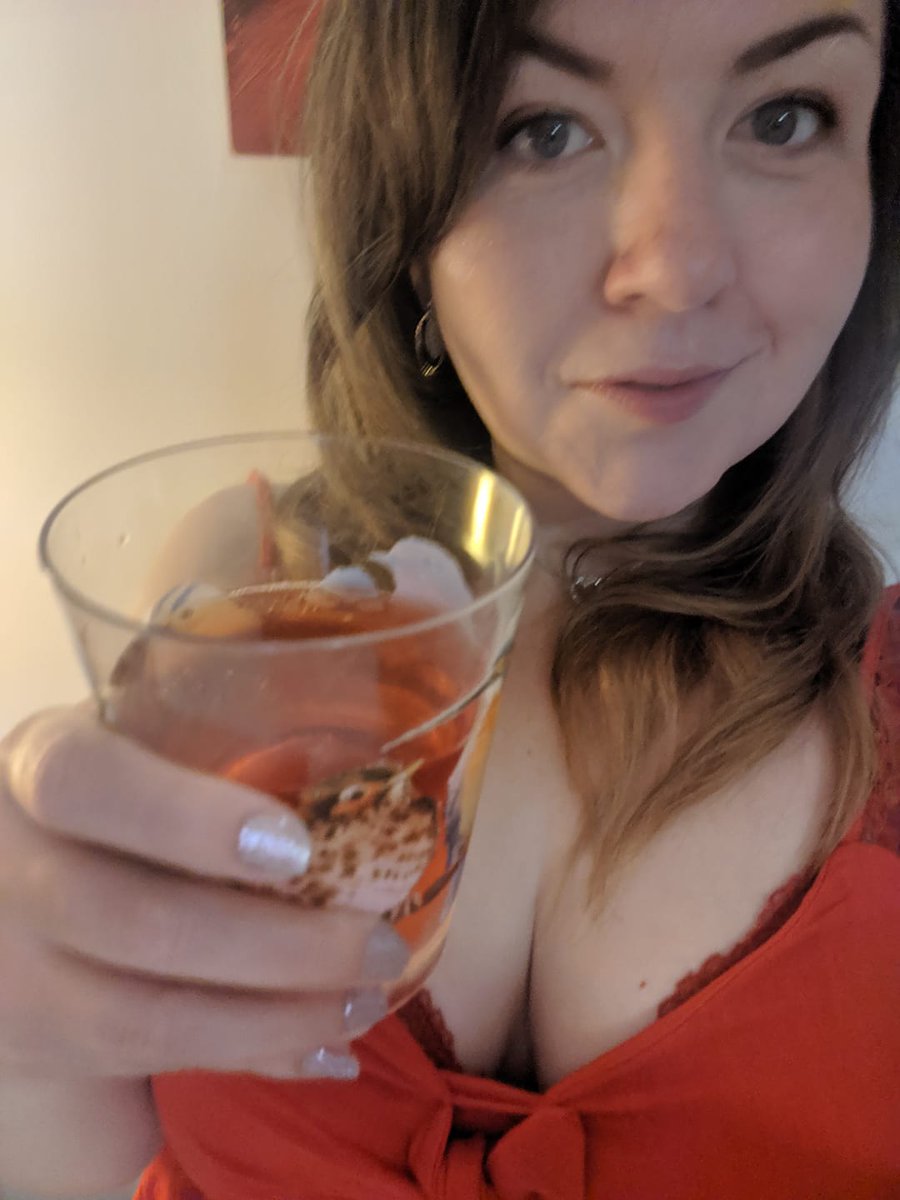 PinkLadyMel's tweet image. Well I got some courage and I travelled to Cardiff again. 

This place is where my courage started and funnily enough this is my 20th gig since I took that leap of faith a year ago.

Inhale the anxiety and don't let anybody suffocate your inner being.  

Cheers 🥃