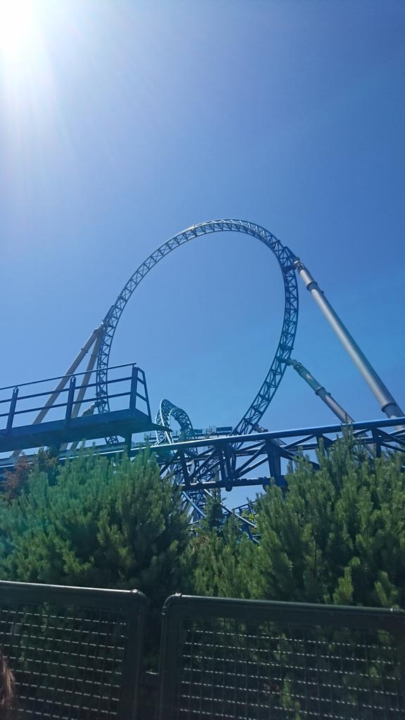 DelphineDlt's tweet photo. Petit coucou au @Twapero_SXB depuis @EuropaParkFR 👋 La prochaine fois, on y va tous ensemble ? 🎢😏 #suggestion #Twapero_SXB https://t.co/9niIveaUmS