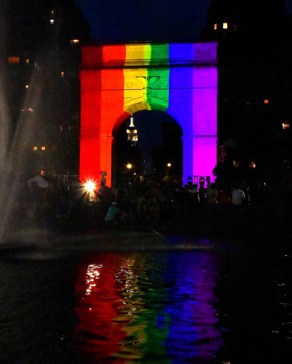 gigi_nyc's tweet photo. The Washington Square Arch last night @WSPConservancy #NYC was lit in the colors of the Pride Flag π³οΈβπ and Transgender Flag in celebration of #WorldPride #NYCPrideWeek #Stonewall50 #Pride2019 #loveislove
.
https://t.co/8ktK3RlLsF https://t.co/skMWH6VpTA