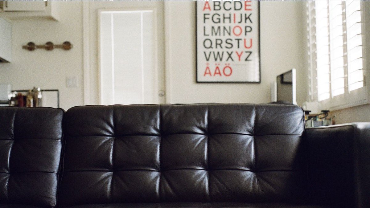 CleanDryRoth's tweet photo. Is your leather furniture looking past its best? 😪

With quality leather furnishings, you don’t want to take risks with DIY products and cowboy cleaners. Instead, our specialist team of cleaners can offer the best range of repair &amp; restoration services: https://t.co/WANKZvI3kA https://t.co/heFEaFJhwR