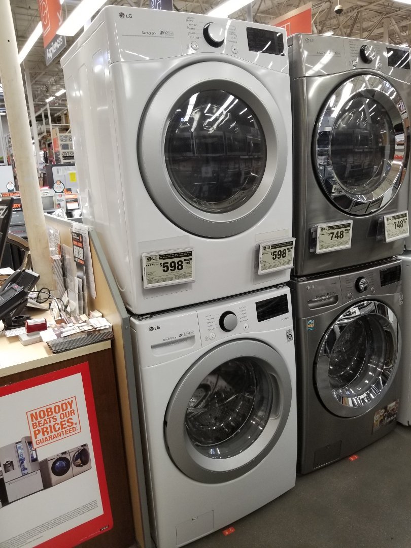 LGDaynaTyler1's tweet photo. Need an AMAZING Front Loader?! @HomeDepot and @lgus just dropped the price another $50 on our 3500 White series! #LGLaundry #Lifesgood @LgCheriebrooks https://t.co/YTh1owdahp