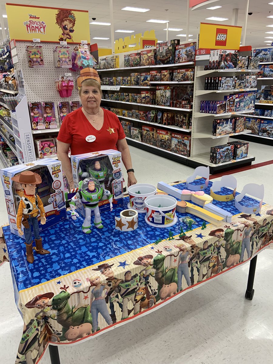 GuestServiceGod's tweet image. Come to the Hartland Target to experience what it is like to be in the world of toy story!! Also enjoy 20% off of 12” and 16.5” versions of woody and buzz for the kids!