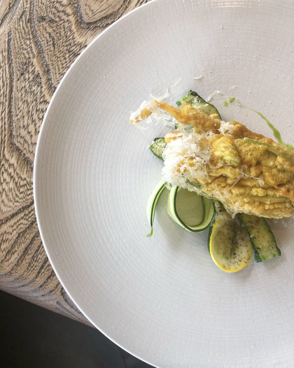 Poojipants's tweet photo. Awesome lunch @thePointerBrill gastro pub food done superbly #aylesbury #thepointerbrill #foodshare 1/2 https://t.co/2nC9BMgE99