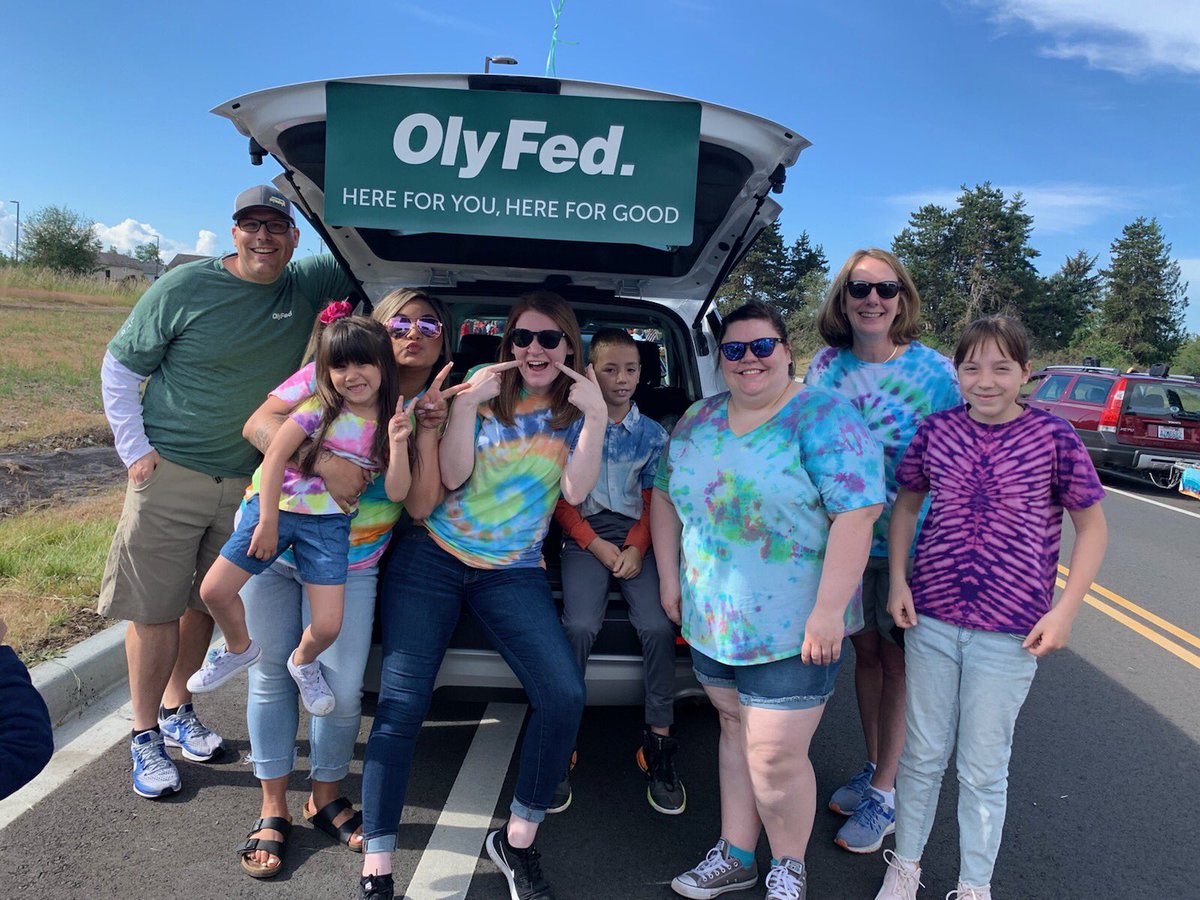 Oly_Fed's tweet photo. A proud participant in today’s Prairie Day parade! 🍬🍬🍬🚙💕 #here4youhere4good #olyfed https://t.co/CuKeKUVLQj