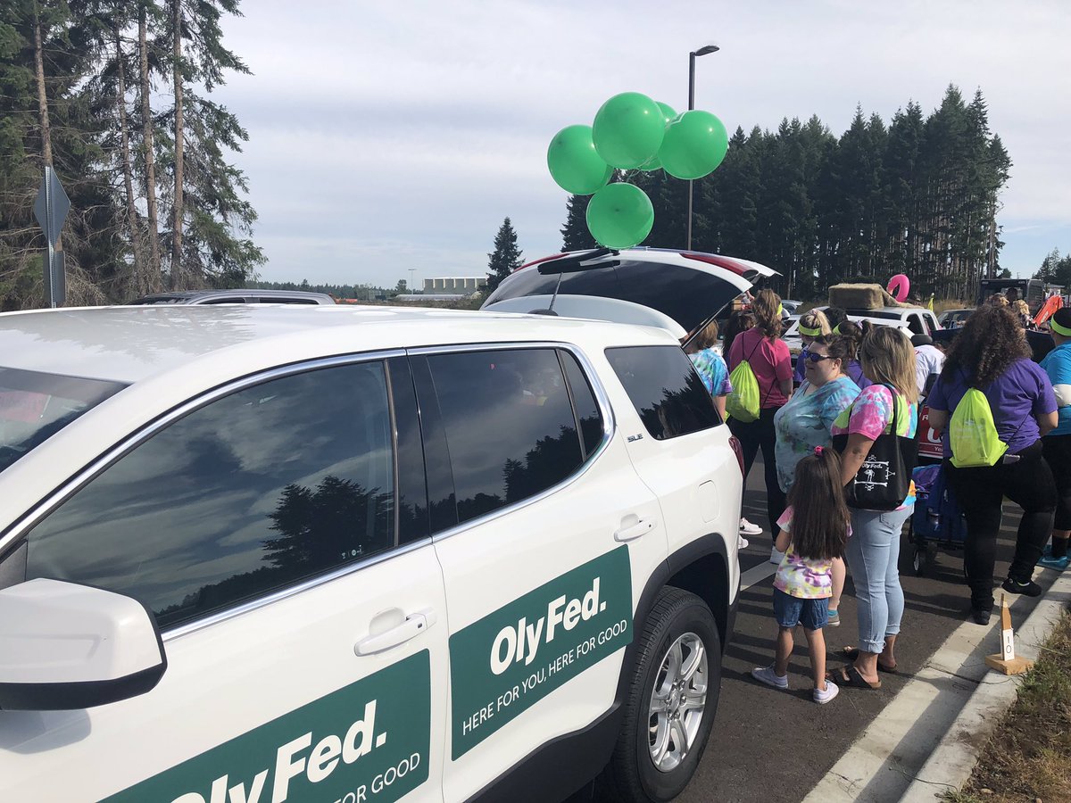 Oly_Fed's tweet photo. A proud participant in today’s Prairie Day parade! 🍬🍬🍬🚙💕 #here4youhere4good #olyfed https://t.co/CuKeKUVLQj