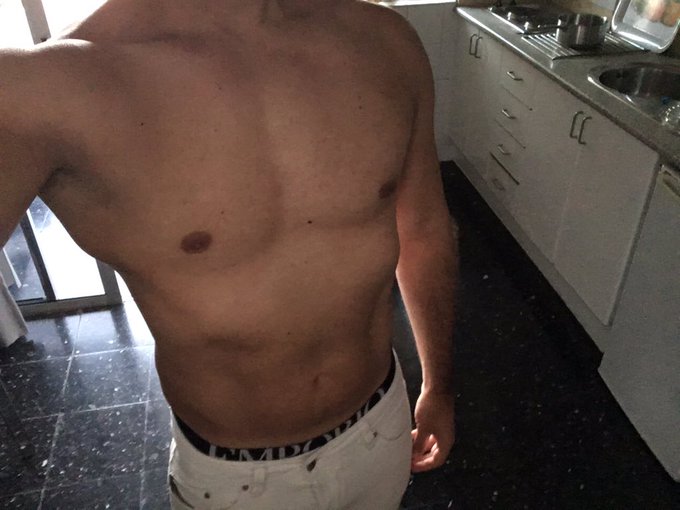 @ItsJenniferrxox Krijg het er warm van 😎😉 https://t.co/1koOFurPpd<a class="tags" href="/tag/itsjenniferrxox">@itsjenniferrxox</a><a href="/tag/nieuweprofielfoto"class="tags"><span>#nieuweprofielfoto</span></a>