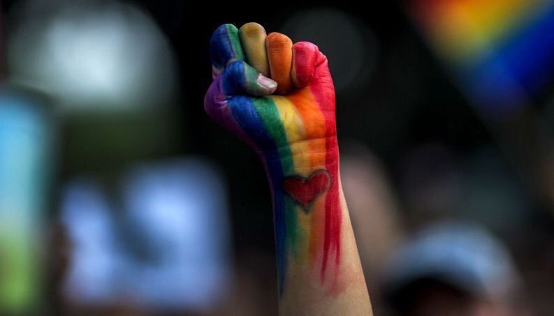 KusadasiBel's tweet photo. “Dünyayı güzellik kurtaracak; bir insanı sevmekle başlayacak her şey... “ #Pride2019 https://t.co/Kz7kCq8Jm5