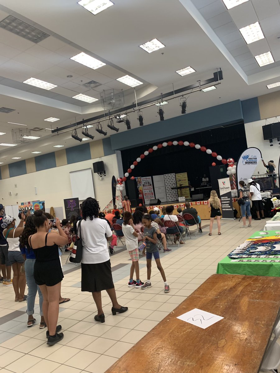 K7kanapathi's tweet photo. Amazing day to start the long weekend with Durham Caribbean Festival.  #TD Sponsor. #proudbankTD #saturdayTD #7daysbankTD #CANADADAY 🇨🇦 @GerardDinneen @lthomas0545 @CrystalRamoo @Therealkowala #TDSmallbusinessbanking https://t.co/oPDAUJ9scg