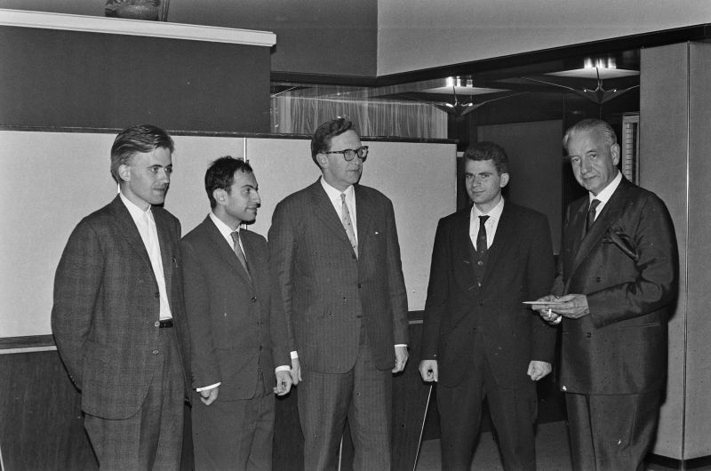 Douglas Griffin on X: FIDE Candidates Tournament, Amsterdam 1956. The  mayor with Boris Spassky; Vasily Smyslov looks on. (Source:   #chess  / X