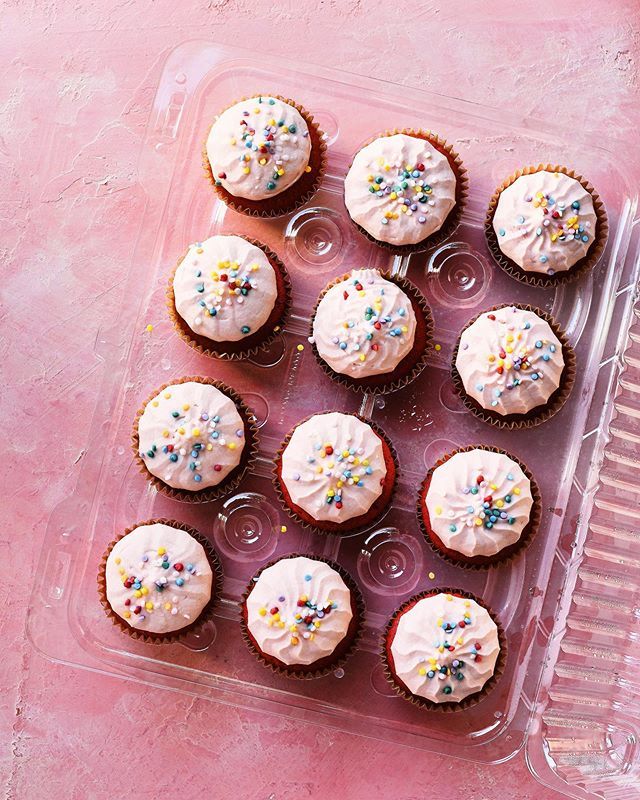 LA Friends!! Today I’ll be hanging <a href="/madewell/">Madewell</a> Americana with these Guava Cupcakes and Butter Mochi from #alohakitchencookbook!! Come by from 11-1 to chat about all things Aloha Kitchen, a sweet discount <a href="/madewell/">Madewell</a>, and these sweet treats! ift.tt/32072Kp